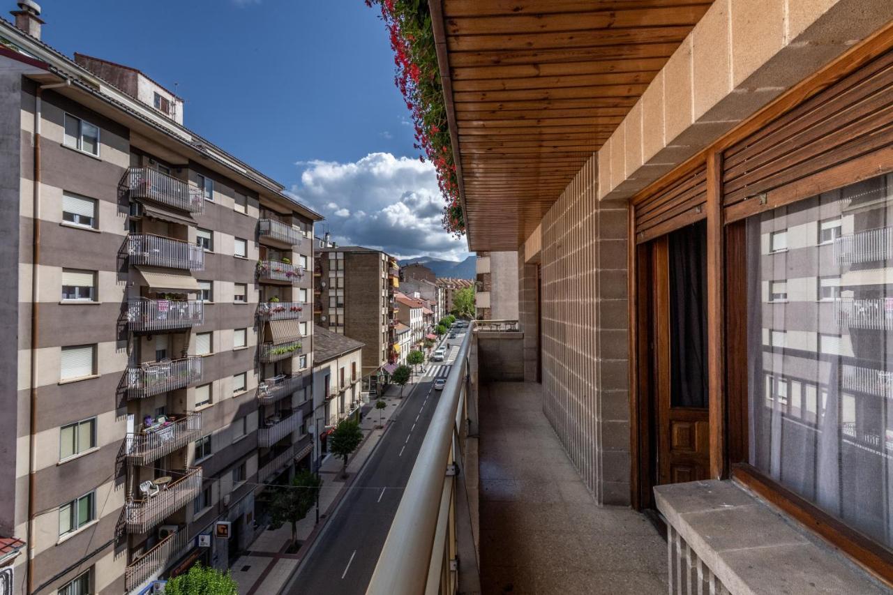 Apartamento Pirineo Aragones Sabiñánigo Eksteriør billede